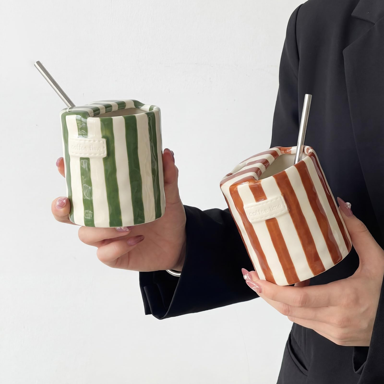 Ferrochef 2 Pack Ceramic Coffee Mug with Sip Hole Espresso Cup 10oz with Straws Retro Hand Painted Striped Ceramic Coffee Tea Travel Mug Cappuccino Latte Cup for Kitchen Dining Travel (Green,Brown)